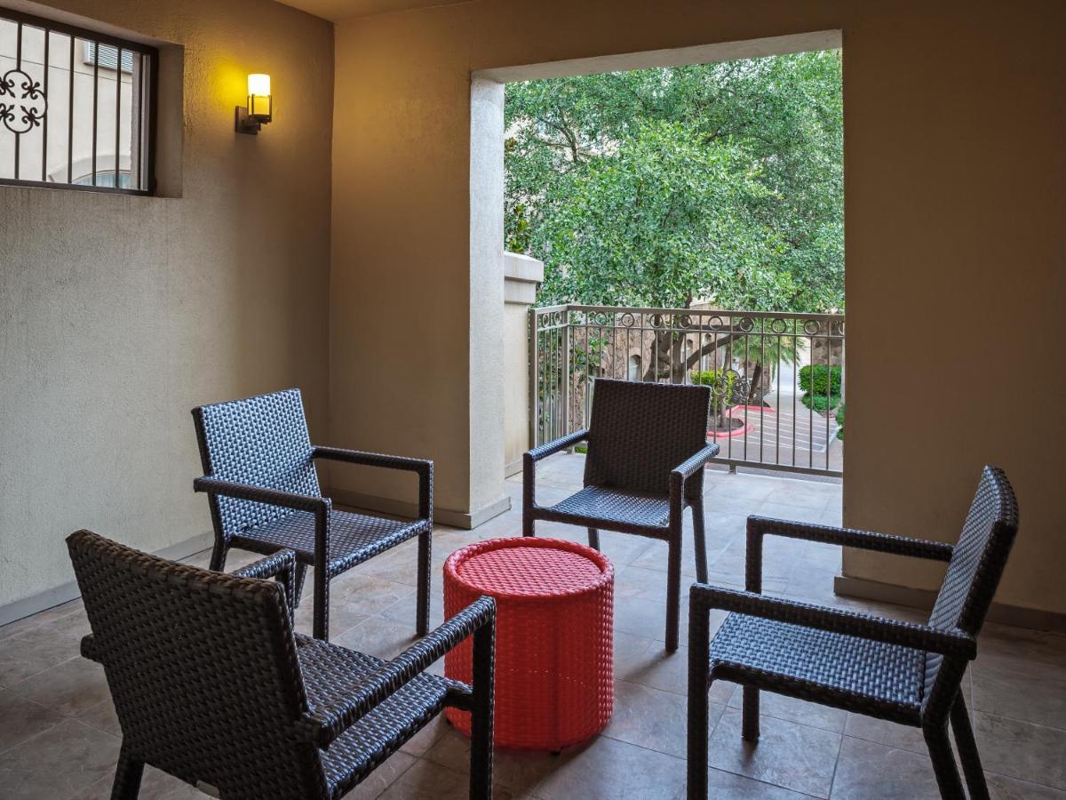 Hotel Indigo San Antonio Riverwalk By Ihg Екстериор снимка