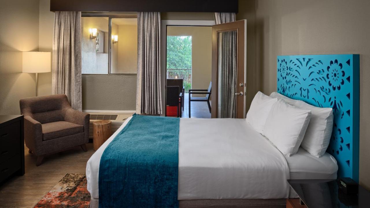 Hotel Indigo San Antonio Riverwalk By Ihg Екстериор снимка