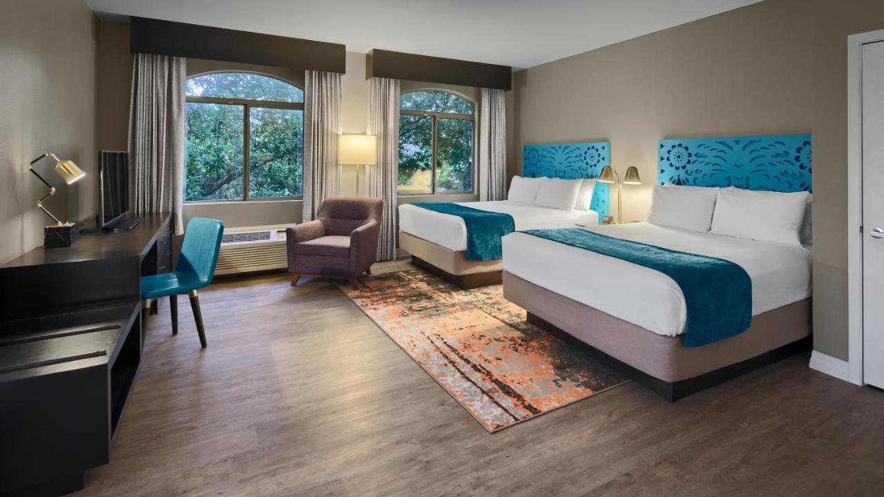 Hotel Indigo San Antonio Riverwalk By Ihg Екстериор снимка