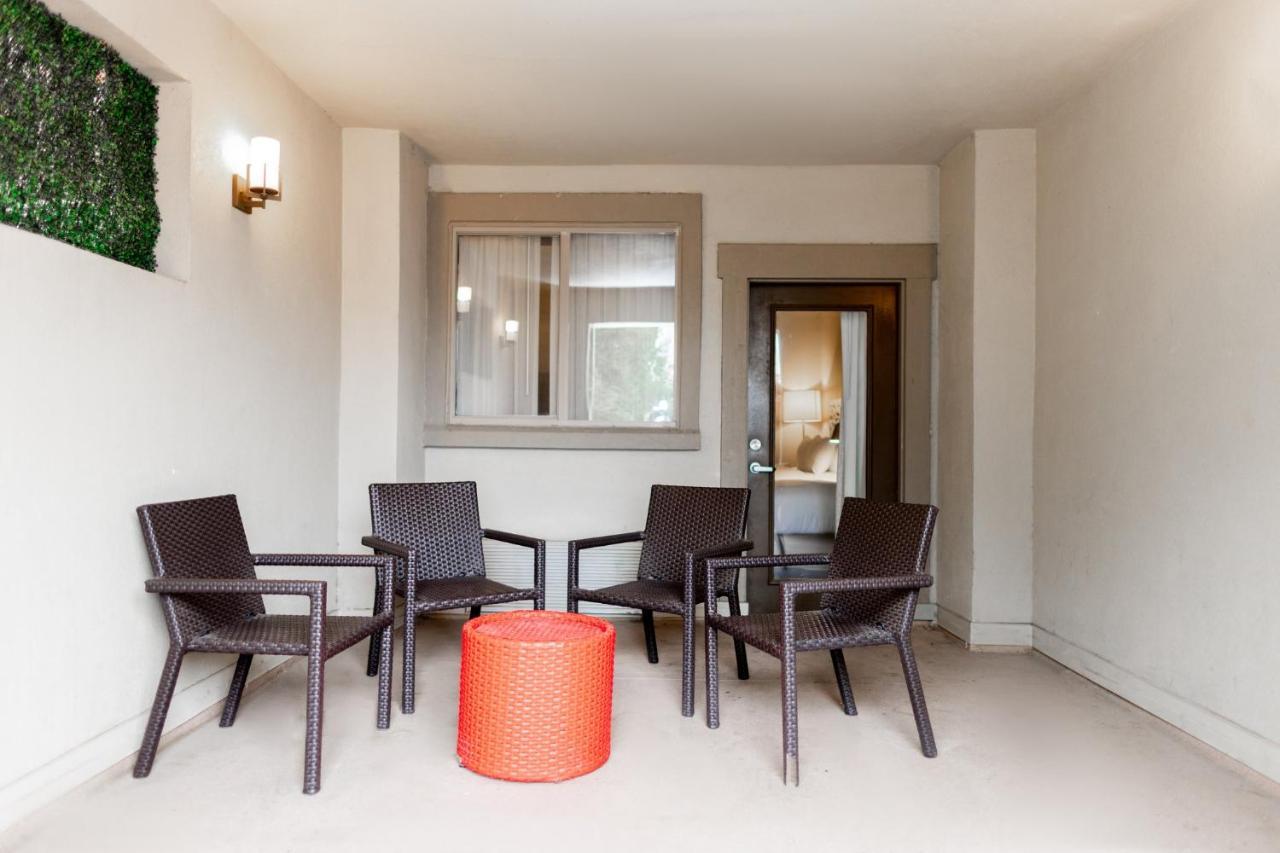 Hotel Indigo San Antonio Riverwalk By Ihg Екстериор снимка