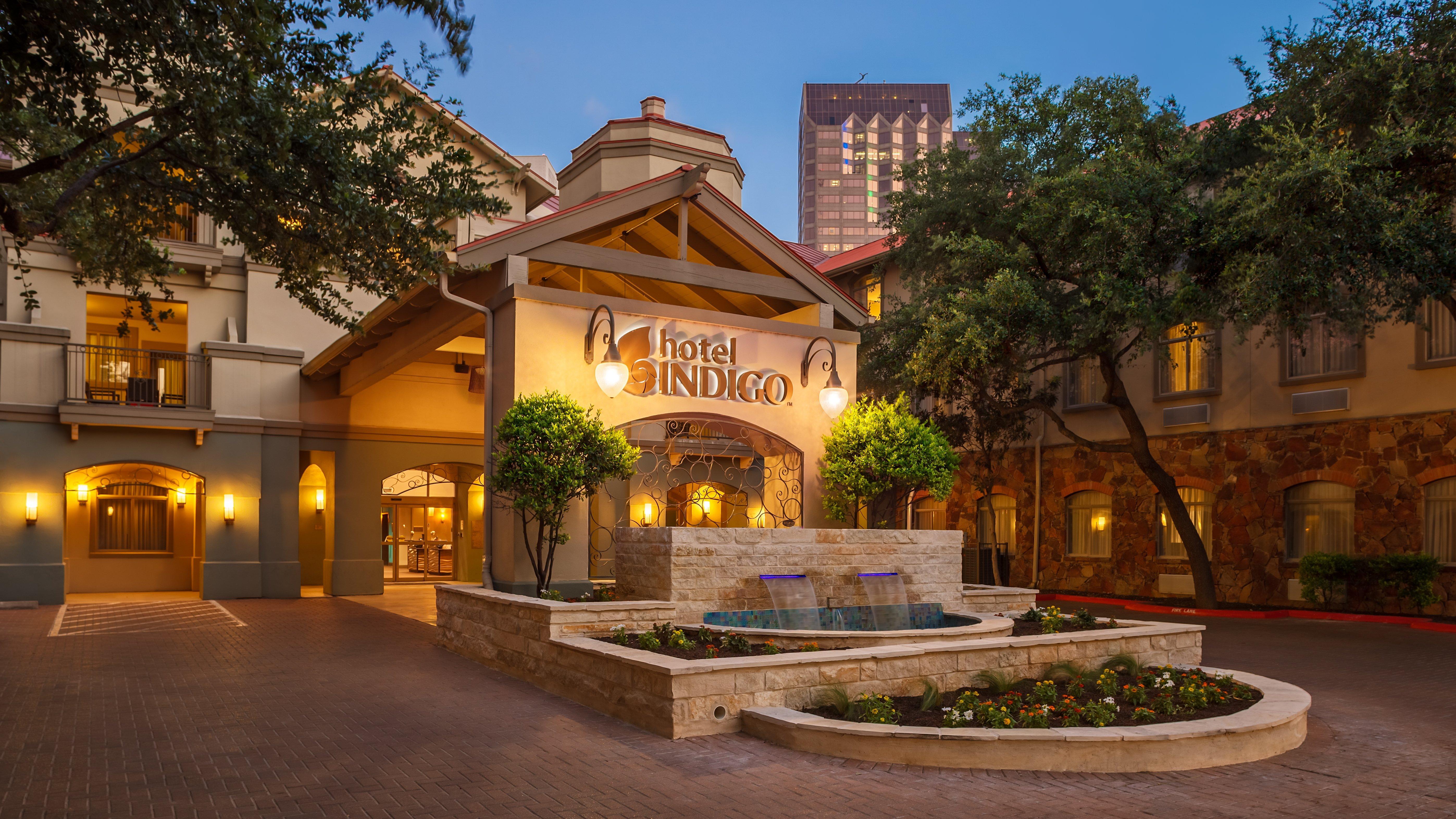 Hotel Indigo San Antonio Riverwalk By Ihg Екстериор снимка