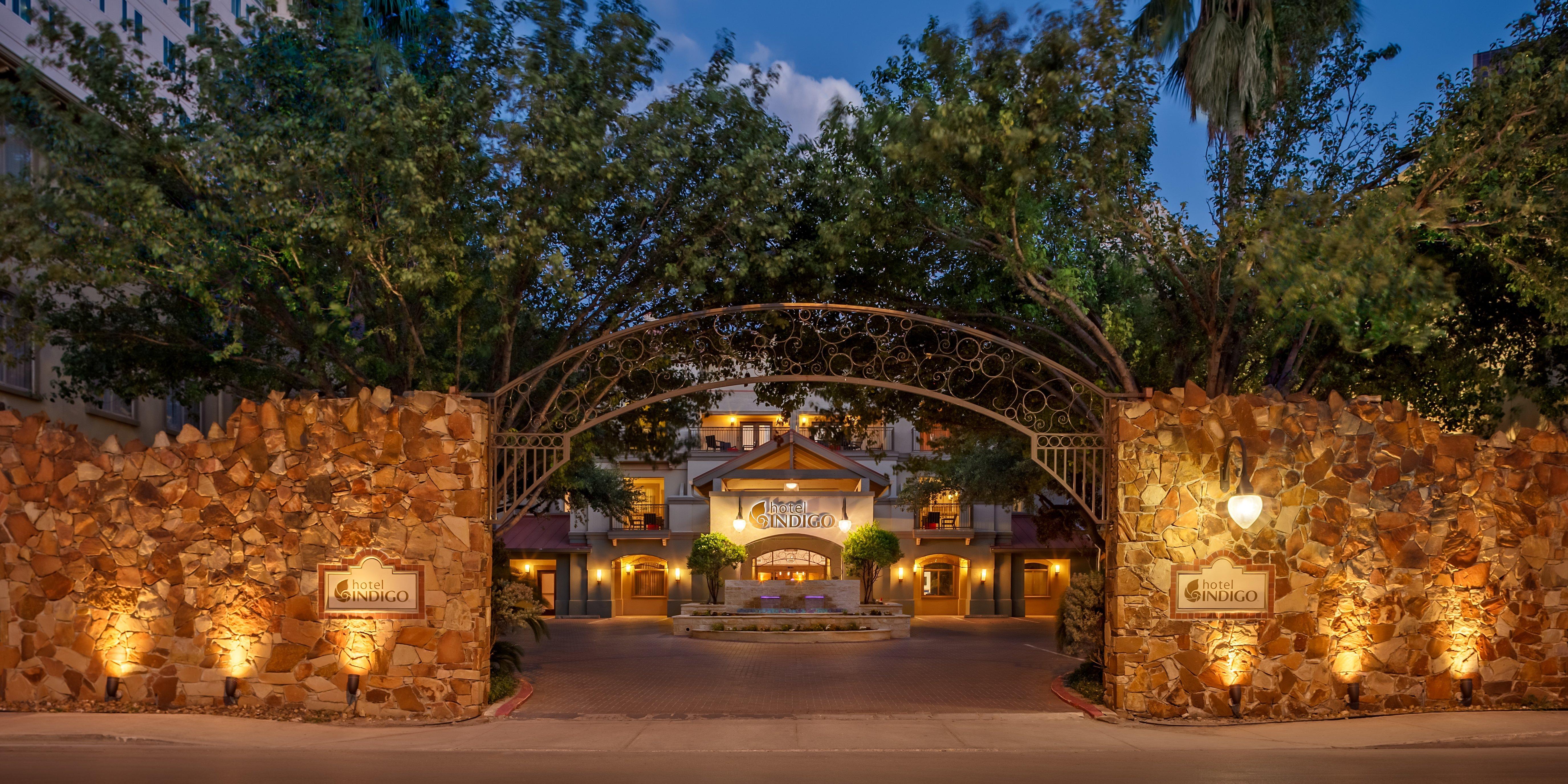 Hotel Indigo San Antonio Riverwalk By Ihg Екстериор снимка